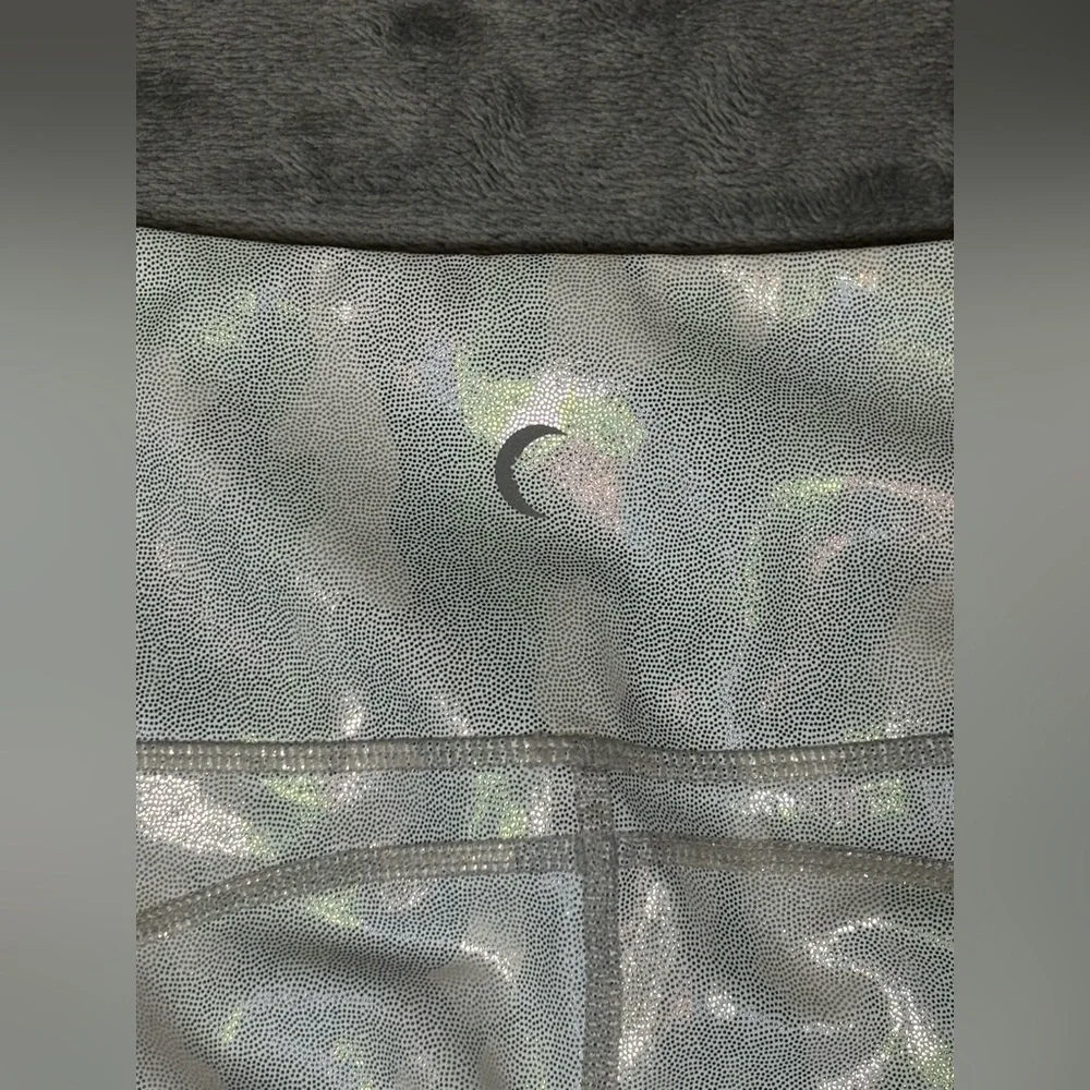 Zyia Active Leggings Iridescent White Camo Unicorn Shimmer Shiny Pearl Size 6-8 - Picture 5 of 7